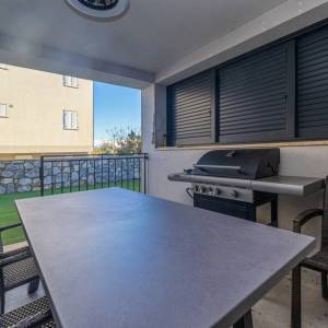 MALINSKA - Dva apartmana s bazenom