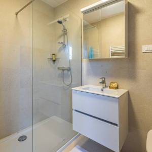 MALINSKA - Dva apartmana s bazenom