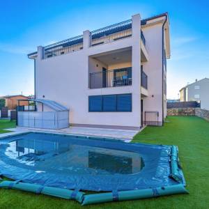 MALINSKA - Dva apartmana s bazenom