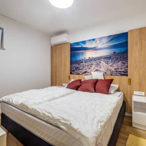 MALINSKA - Dva apartmana s bazenom