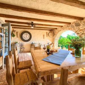 Malinska, rustikalna kuća s bazenom i pogledom na more