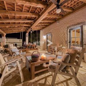 Malinska, rustikalna kuća s bazenom i pogledom na more