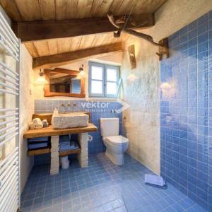 Malinska, rustikalna kuća s bazenom i pogledom na more