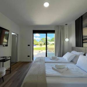 Marčana, moderna novogradnja s bazenom