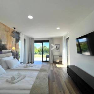 Marčana, moderna novogradnja s bazenom