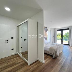 Marčana, moderna novogradnja s bazenom