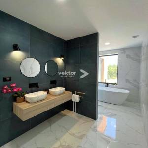 Marčana, moderna novogradnja s bazenom