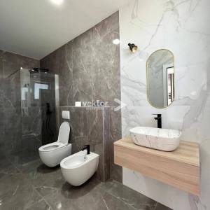 Marčana, moderna novogradnja s bazenom