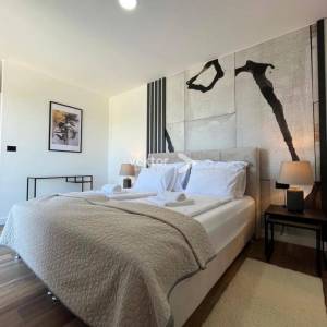 Marčana, moderna novogradnja s bazenom