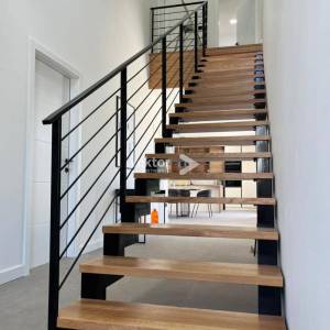 Marčana, moderna novogradnja s bazenom