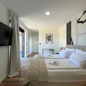 Marčana, moderna novogradnja s bazenom