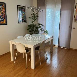 Marčelji, uređen i namješten obiteljski stan sa dva balkona