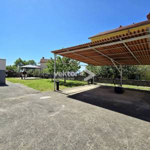 Martinkovac, samostojeća kuća s dva stana na odličnoj lokaciji 