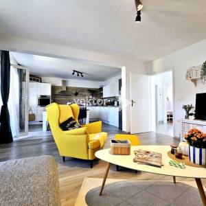 Martinkovac, samostojeća kuća s dva stana na odličnoj lokaciji 