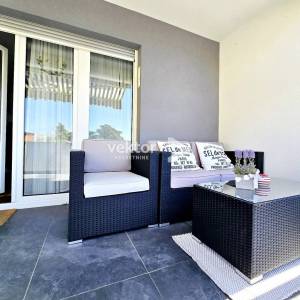 Martinkovac, samostojeća kuća s dva stana na odličnoj lokaciji 