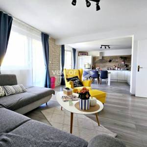 Martinkovac, samostojeća kuća s dva stana na odličnoj lokaciji 