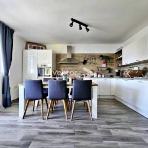 Martinkovac, samostojeća kuća s dva stana na odličnoj lokaciji 