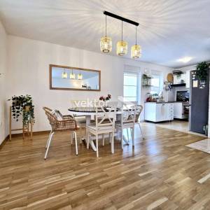 Martinkovac, samostojeća kuća s dva stana na odličnoj lokaciji 