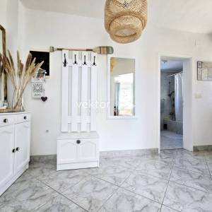 Martinkovac, samostojeća kuća s dva stana na odličnoj lokaciji 