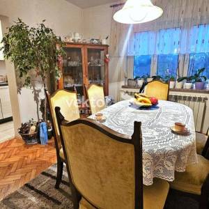 Matulji, uredna etaža s balkonom i terasom, okućnica, garaža