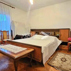 Matulji, uredna etaža s balkonom i terasom, okućnica, garaža