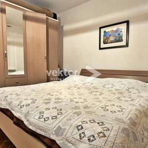 Matulji, uredna etaža s balkonom i terasom, okućnica, garaža