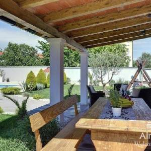 Medulin samostojeća sa bazenom.