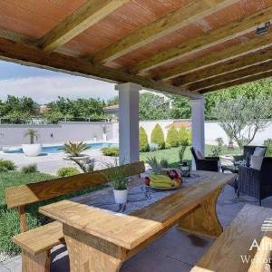 Medulin samostojeća sa bazenom.