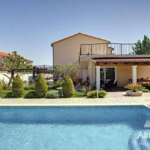 Medulin samostojeća sa bazenom.