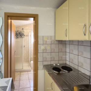 MEDULIN!  Studio apartmen na drugom katu etažirane zgrade.