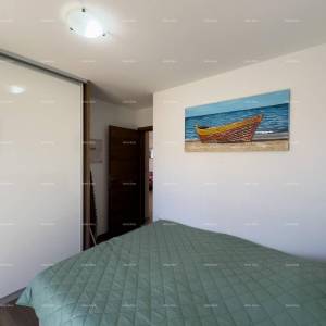 Medulin Vrčevan Prodaja lijepog i uređenog stana na velikoj okućnici, sa vlastitim bazenom.