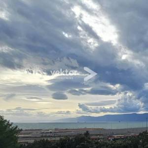 Mlaka, stan s velikom terasom i pogledom na more