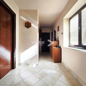 Mlaka, stan s velikom terasom i pogledom na more