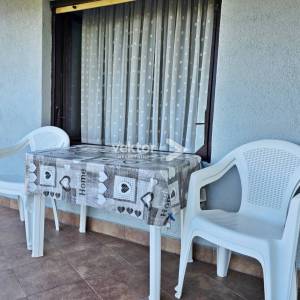 Mlaka, stan s velikom terasom i pogledom na more