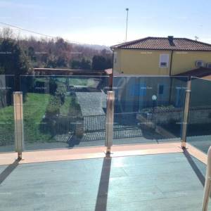 Moderan apartman u bloku F, s dva parkirna mjesta i spremištem, u blizini Umaga!F2