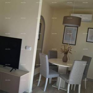 Moderan apartman u bloku F, s dva parkirna mjesta i spremištem, u blizini Umaga!F2