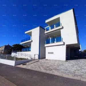 Moderan apartman u bloku F, s dva parkirna mjesta i spremištem, u blizini Umaga!F2