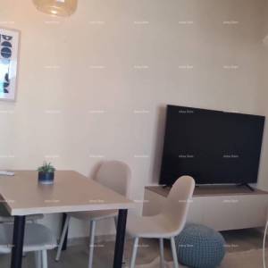 Moderan apartman u bloku E, s parkirnim mjestom i spremištem blizina Umaga!