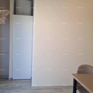 Moderan apartman u bloku E, s parkirnim mjestom i spremištem blizina Umaga!