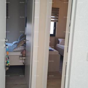 Moderan apartman u bloku E, s parkirnim mjestom i spremištem blizina Umaga!