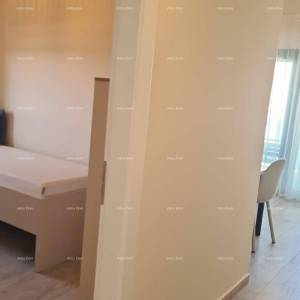 Moderan apartman u bloku E, s parkirnim mjestom i spremištem blizina Umaga!