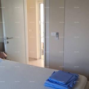 Moderan apartman u bloku E, s parkirnim mjestom i spremištem blizina Umaga!