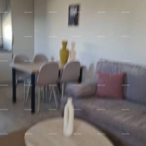 Moderan apartman u bloku E s parkirnim mjestom i spremištem, u blizini Umaga!