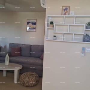 Moderan apartman u bloku E s parkirnim mjestom i spremištem, u blizini Umaga!