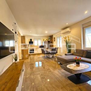 Moderan i renoviran stan 57,26 m2, centar Šestanovca