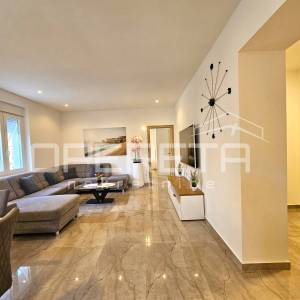 Moderan i renoviran stan 57,26 m2, centar Šestanovca