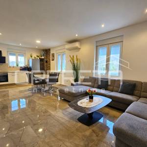 Moderan i renoviran stan 57,26 m2, centar Šestanovca