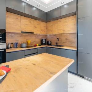 Moderna kuća sa bazenom na odličnoj lokaciji, Medulin!