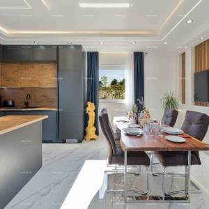 Moderna kuća sa bazenom na odličnoj lokaciji, Medulin!