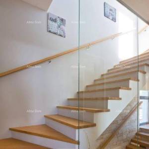 MODERNA LUKSUZNA VILA S BAZENOM 500 m DO MORA